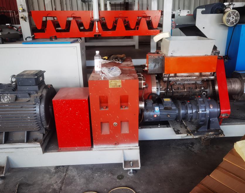 Ligne de production de membranes imperméables en caoutchouc butyle