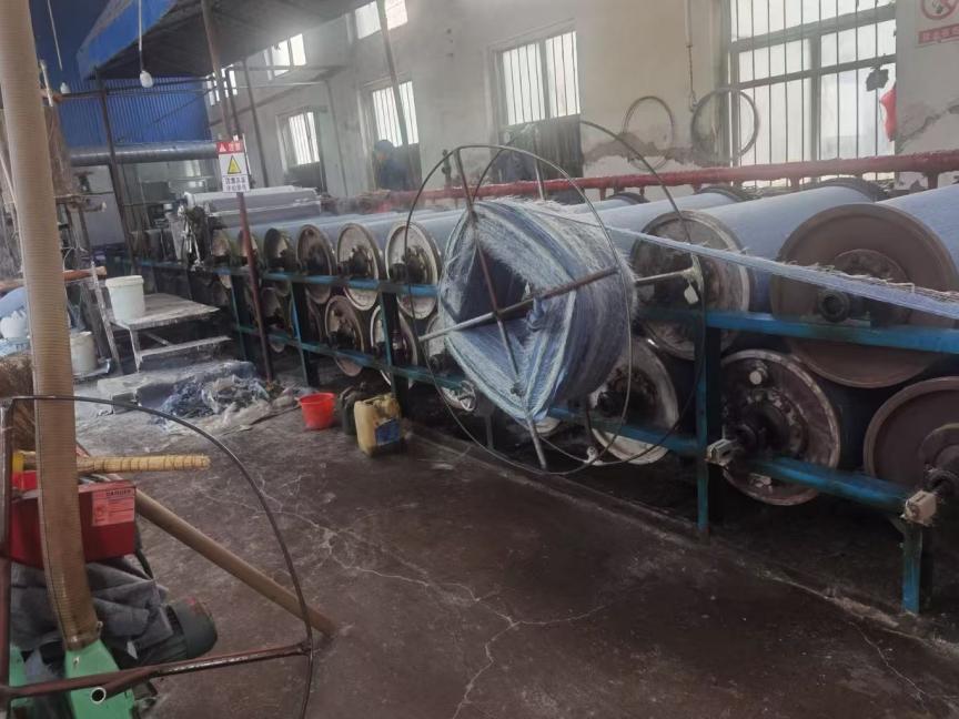 Membrane imperméable renforcée en fibre de verre