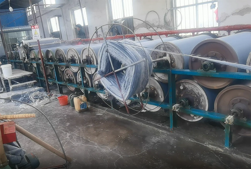 Équipement de tissu non tissé en fibre de verre de taille moyenne
